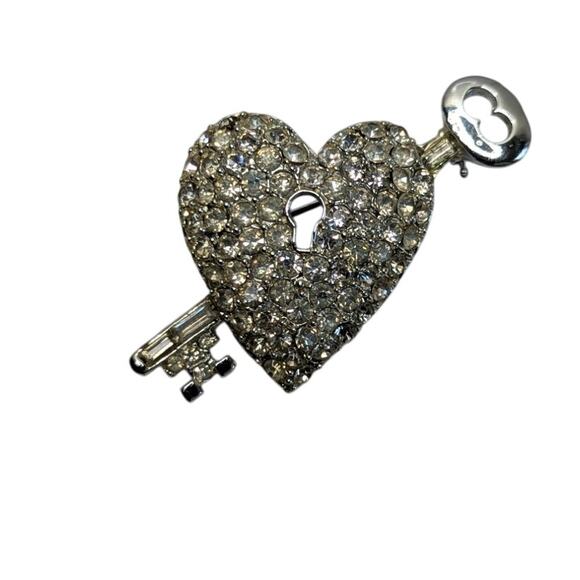 Unsigned silver toned Heart and Key crystal studded brooch pin - Picture 2 of 6